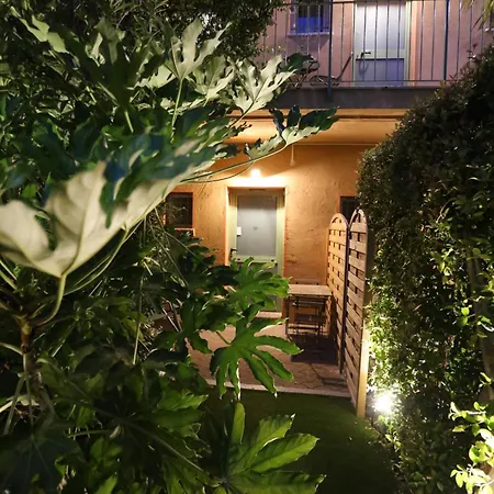酒店 帕维侬昂贝利亚酒店 2*