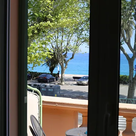 Pavillon Imperial 2*