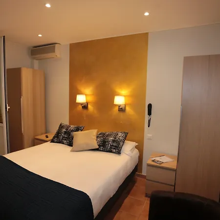 Pavillon Imperial 2* マントン