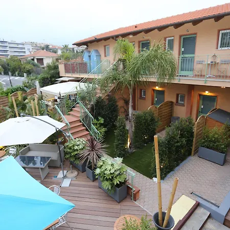 Pavillon Imperial Hotel 2*