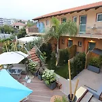 Pavillon Imperial Hotel 2*