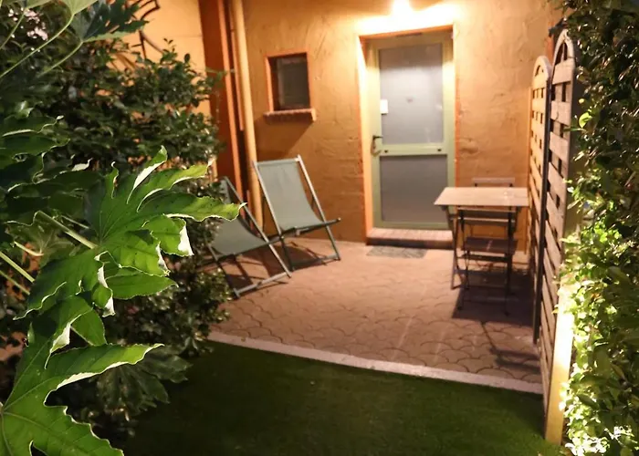 帕维侬昂贝利亚酒店 酒店