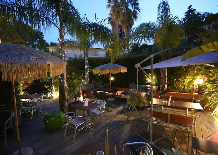 Pavillon Imperial Hotel 2*